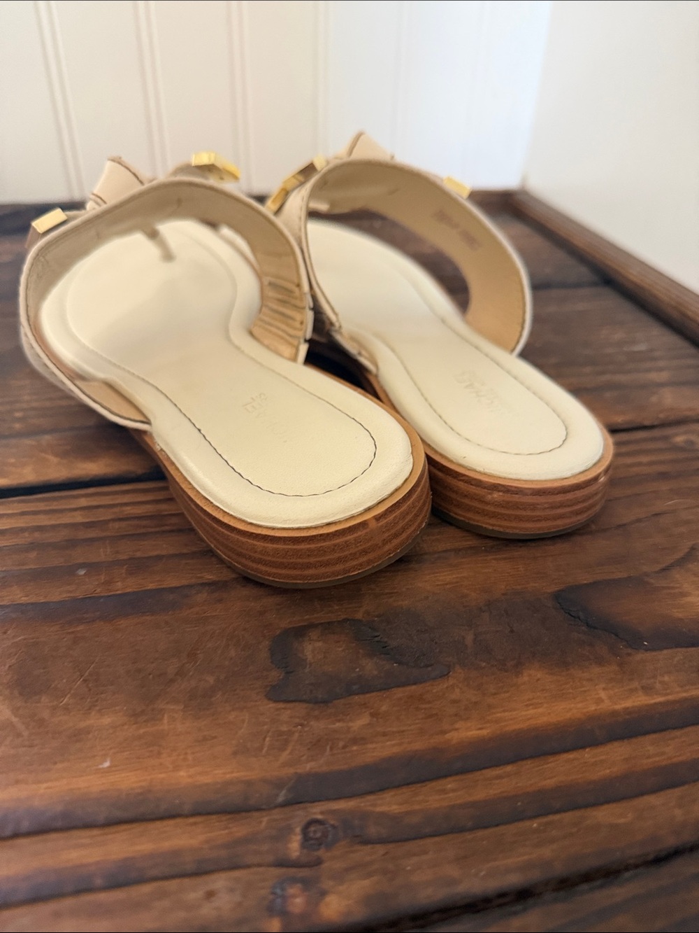 Michael Kors Riipley Thong Sandals - Picture 4 of 6